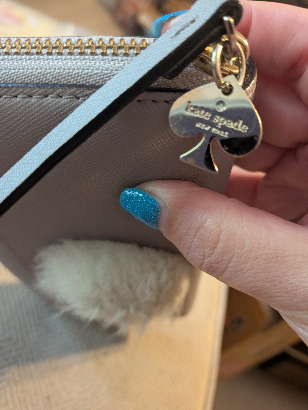 Kate Spade "Hop To It" Novelty Wallet - Picture 4 of 10